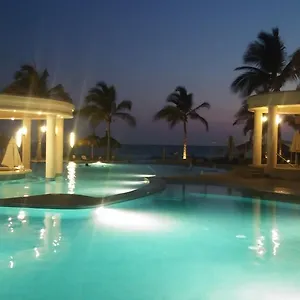 De Lujo Con Playa Y Alberca Apartamento